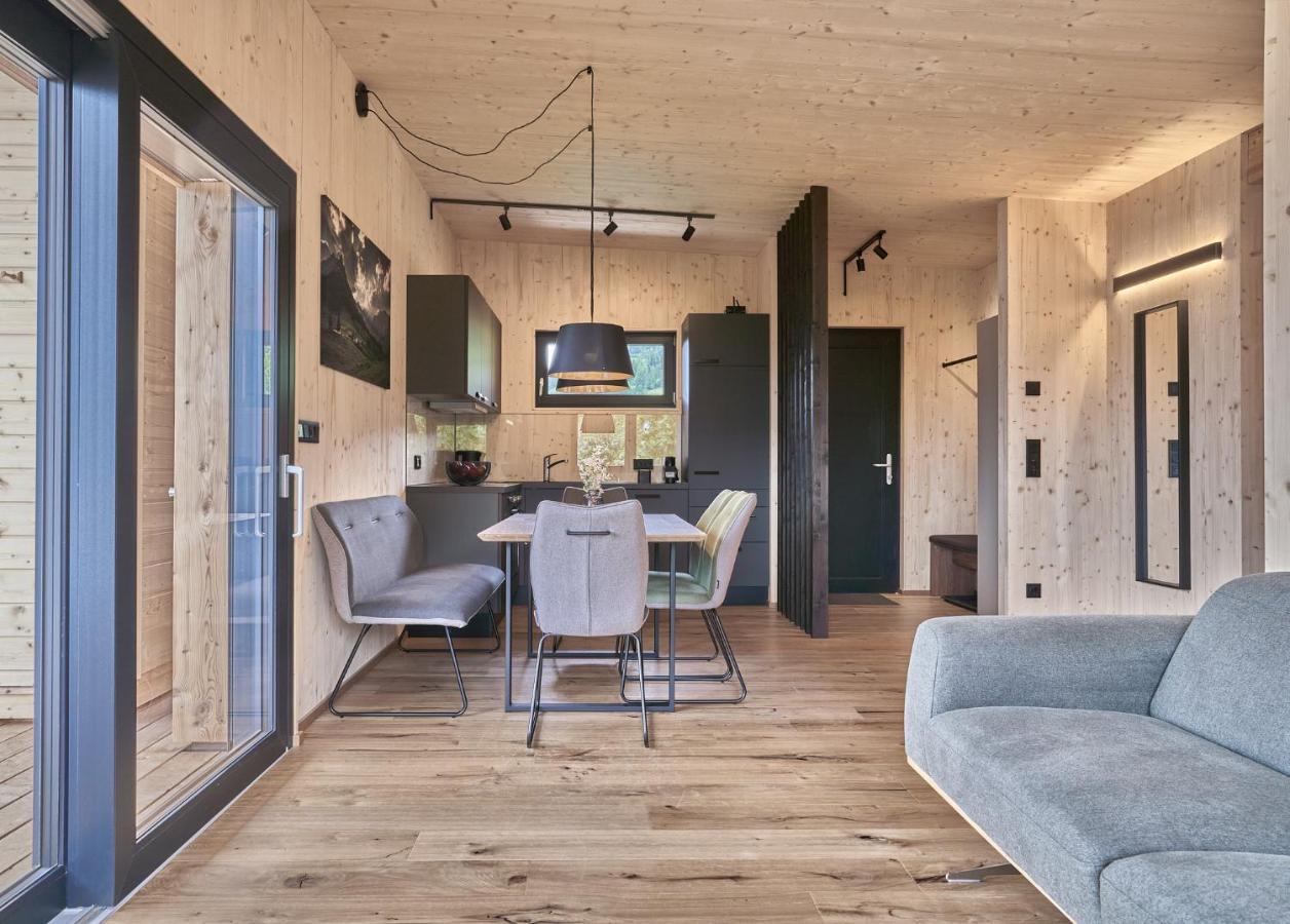 Black Forest Lodges - Gehobene Ferienwohnungen Mit Privatsaunas ทุลเฟส ภายนอก รูปภาพ