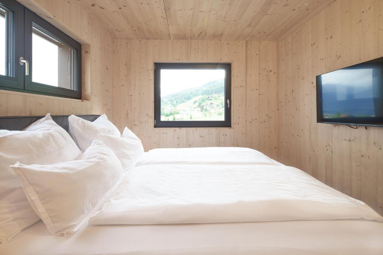 Black Forest Lodges - Gehobene Ferienwohnungen Mit Privatsaunas ทุลเฟส ภายนอก รูปภาพ